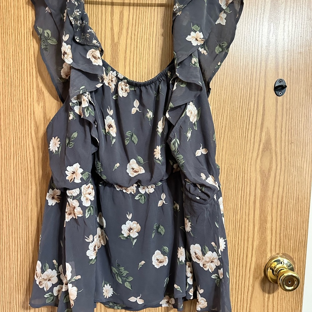 Floral Ruffle Sleeve Top - Picture 4 of 6